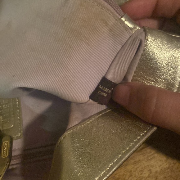 SoldVintage Gold Tapestry Coach purse 👛 Vintage rare find great condition P - Picture 10 of 13